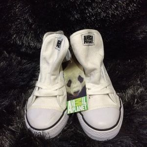 Animal Planet Kid's Superfly Sneaker